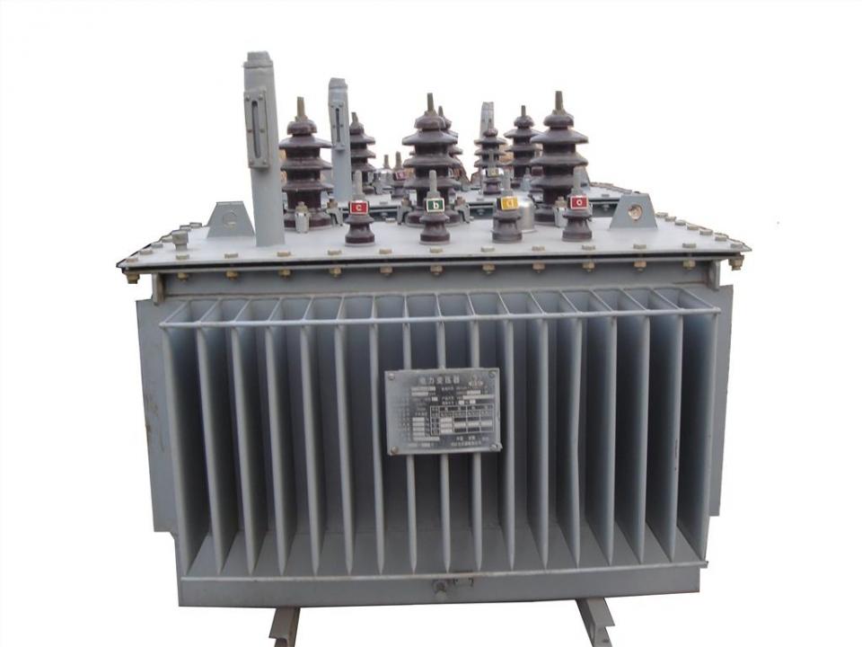 求问80KV整流变压器安全距离？