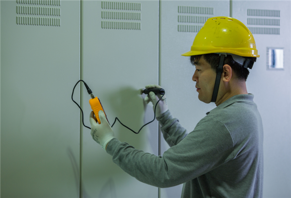 低压开关柜电气安全无损探伤